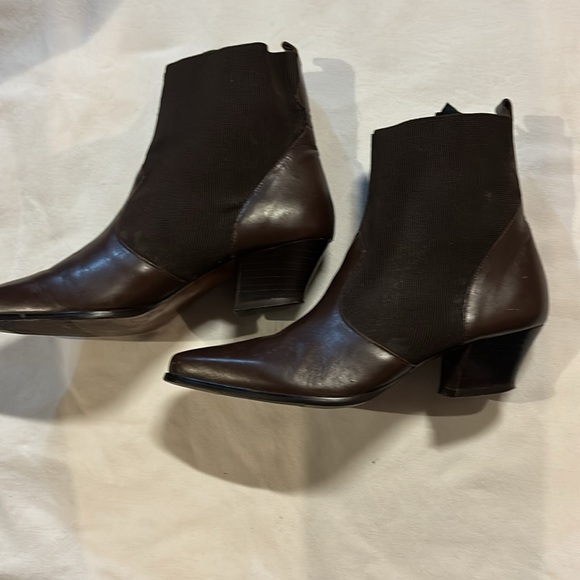 Nicole  Women’s Ankle Boots Brown Elastic Stretch Leather Pointed Toe Size 7 - Picture 4 of 8